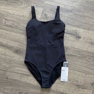 Athleta Scoop One Piece bathing suit